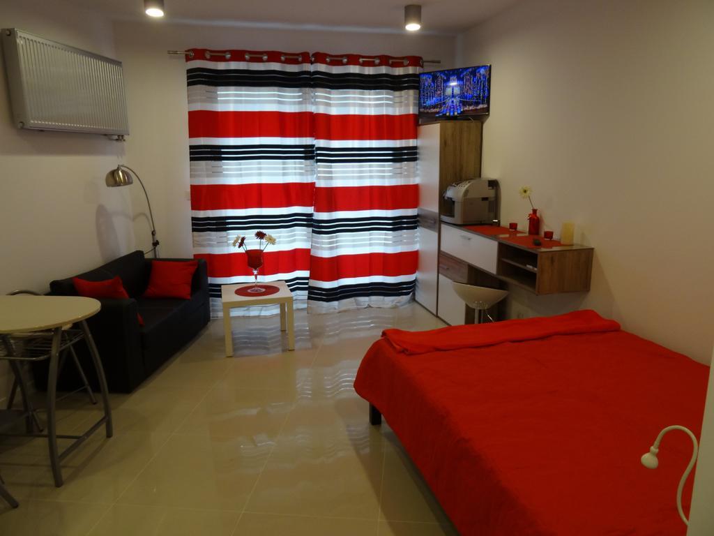 Apartamenty Metro Mlociny Warsaw Bilik gambar