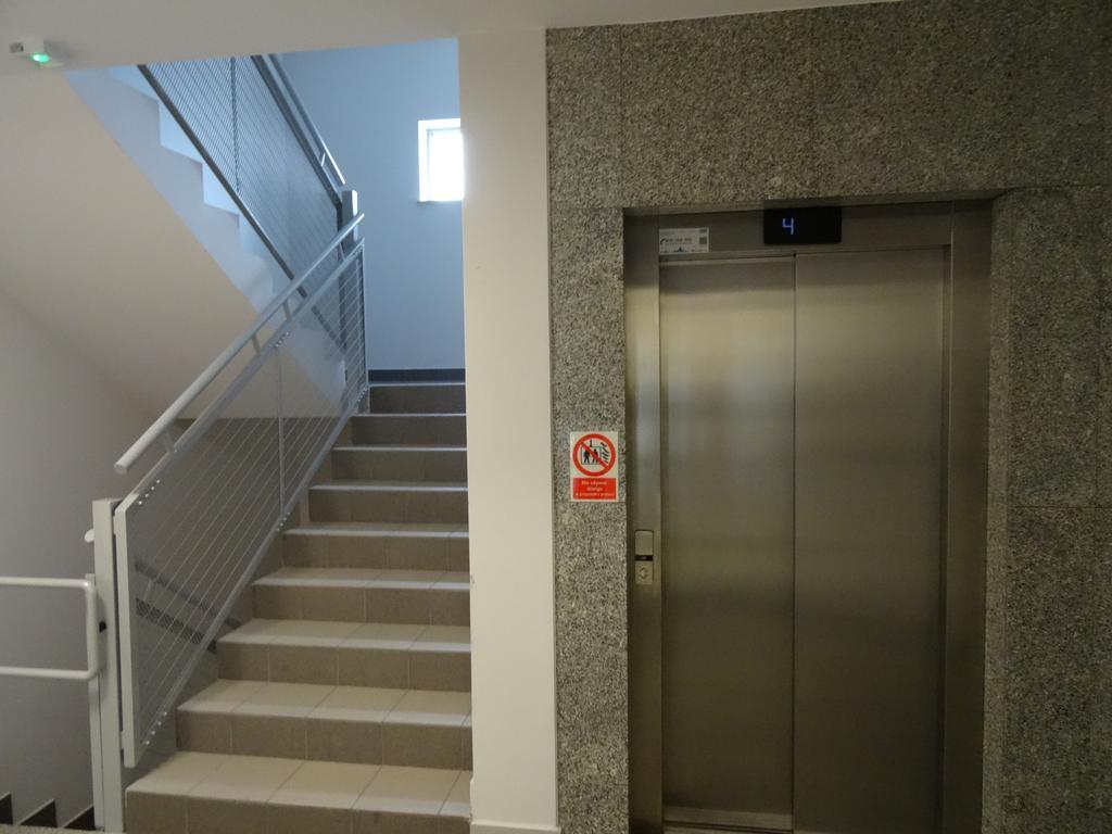 Apartamenty Metro Mlociny Warsaw Bilik gambar